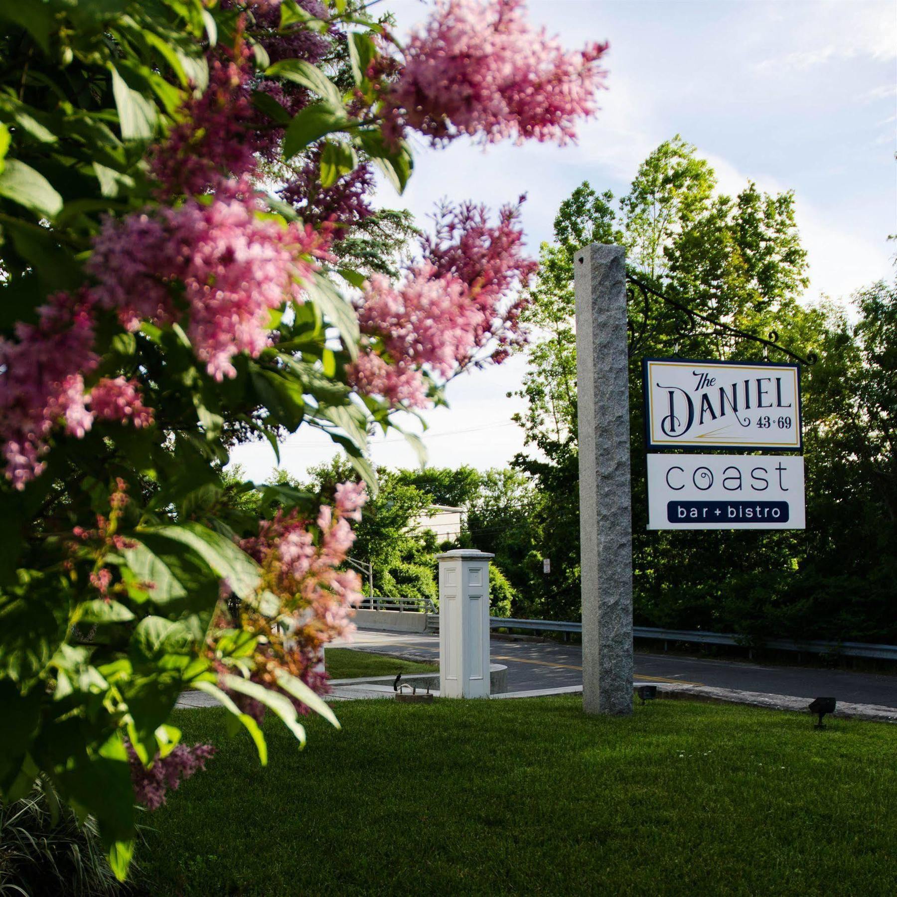 Hotel The Daniel Brunswick Esterno foto